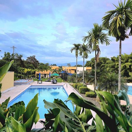 Apartamento Privado Vacacional A 5M Del Aeropuerto, 20 Minutos Del Parque Del Cafe Y Centro De Armenia Con 4 Piscinas, 3 Jacuzzi, Sauna By Molca Xperiences 2H Exteriör bild